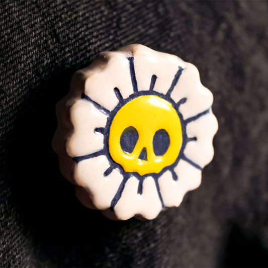 Daisy Skull Clay Pin